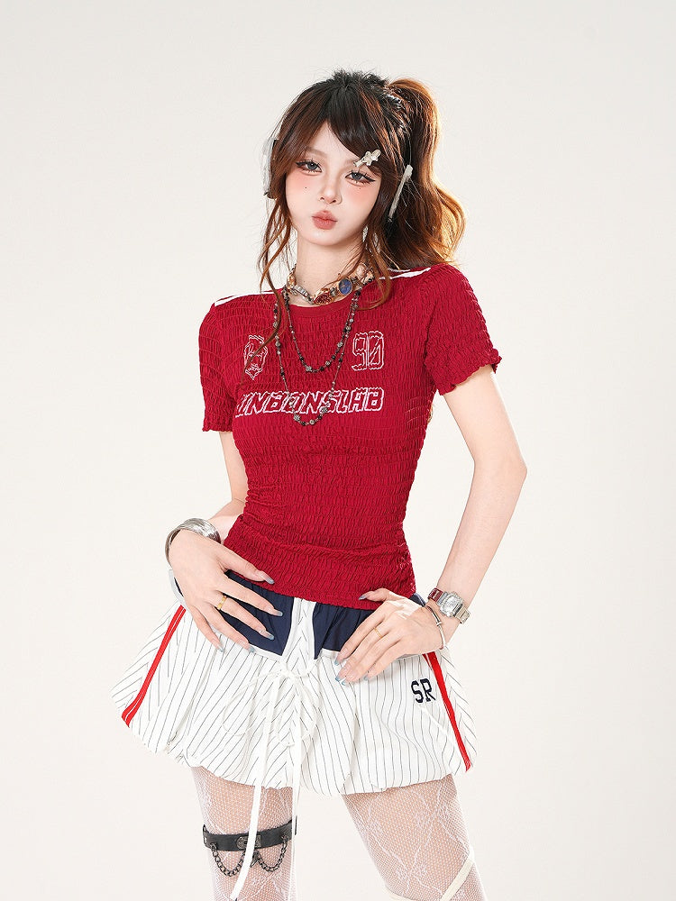 Slim-Fit T-Shirt Buchstaben- und Zahlenprint Schwarz/Rot