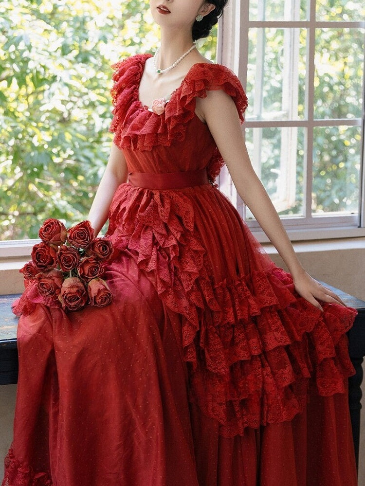 Robe vintage rouge vin/rose à volants en dentelle et décolleté à épaules dénudées