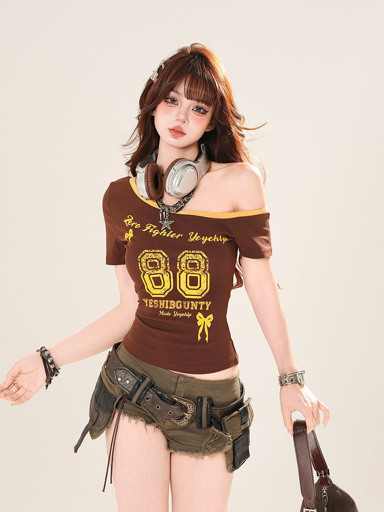 Asymmetrical Neckline Number Print Slim-fitting Black/Coffee T-Shirt