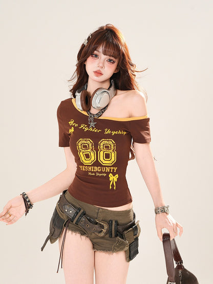 Asymmetrical Neckline Number Print Slim-fitting Black/Coffee T-Shirt