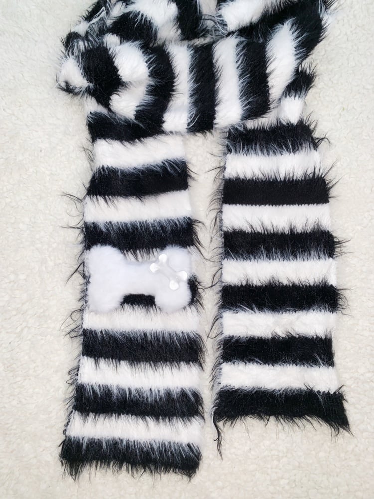 Black & White Stripe Pattern Puff Bone Faux Fur Scarf