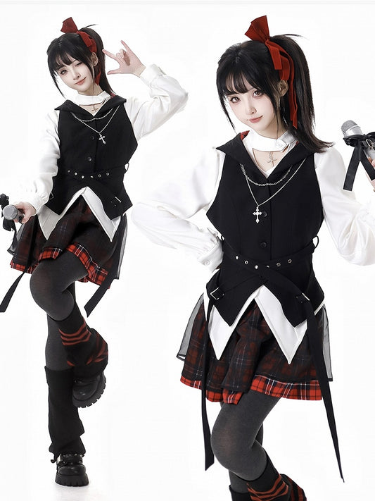 Waist Adjustable Belt with Vest Black Curved Hem Idol Red Plaid Hood