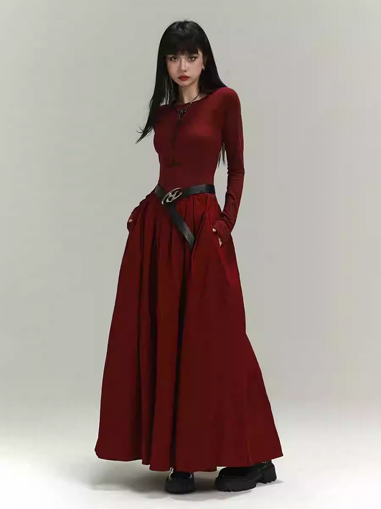 Robe moulante dos nu/dos couvert style gothique rouge vin