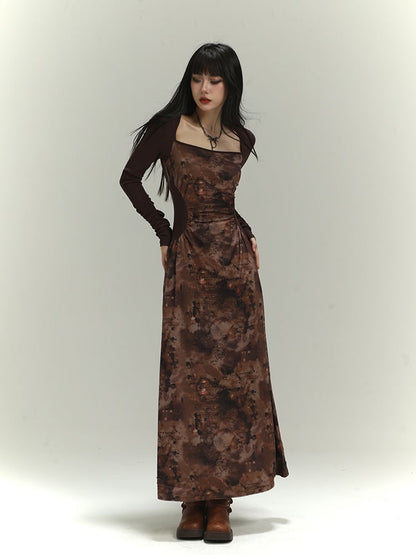 Robe ajustée marron à col carré et détails froncés de Millard Fashion