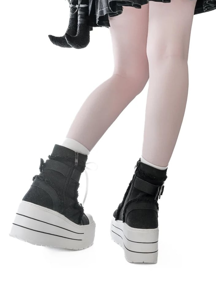 Schwarze Stiefel Bullhorn Plateau weiße Punksohle Schnalle - mit Canvas