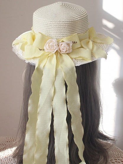Chapeau de paille fleuri avec bordure en dentelle