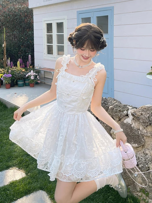 ノースリーブドレス、スイートホワイトフリルスクエアネックラインバタフライ