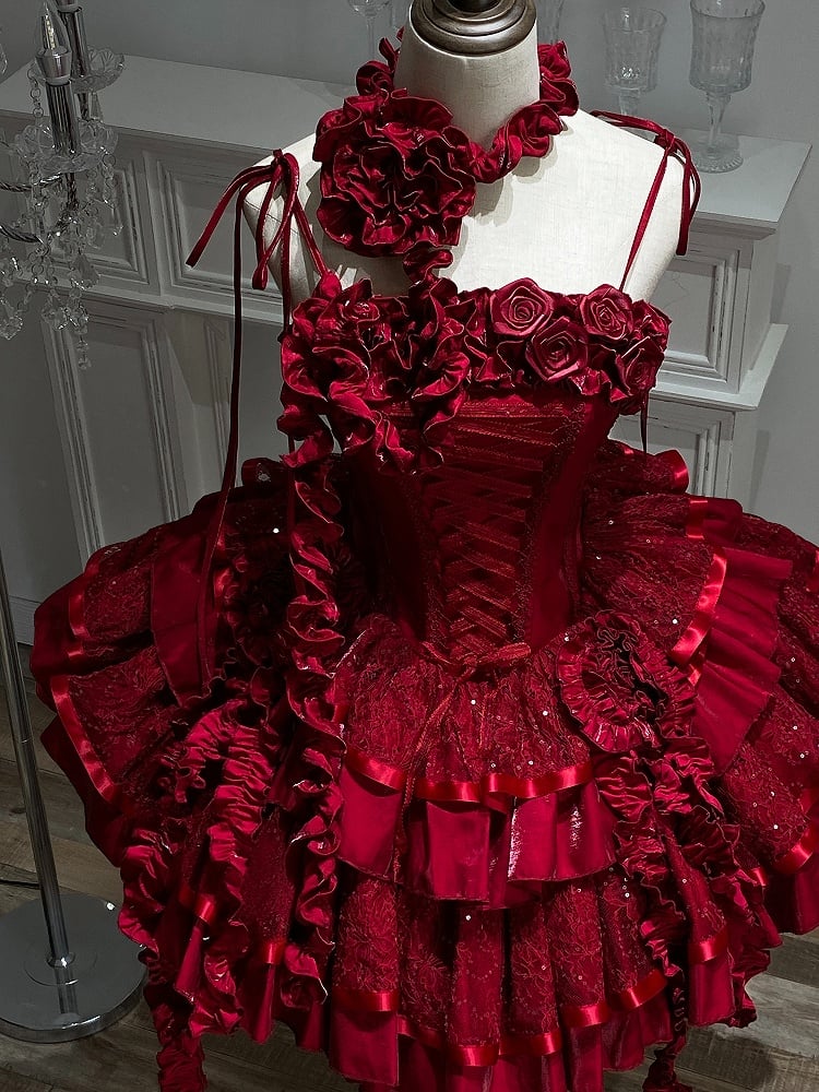 Robe gothique Lolita à volants et sequins avec décolleté en roses rouges