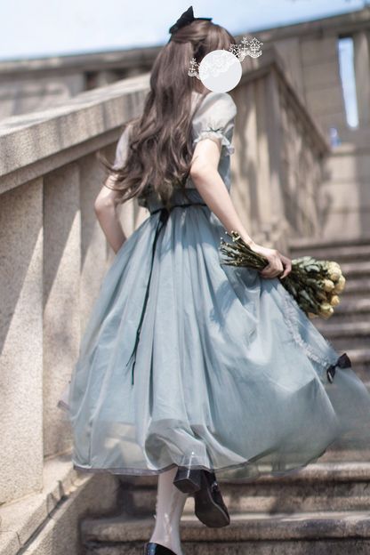 brooch dress Nostalgic ribbon top + traveling Alice outer