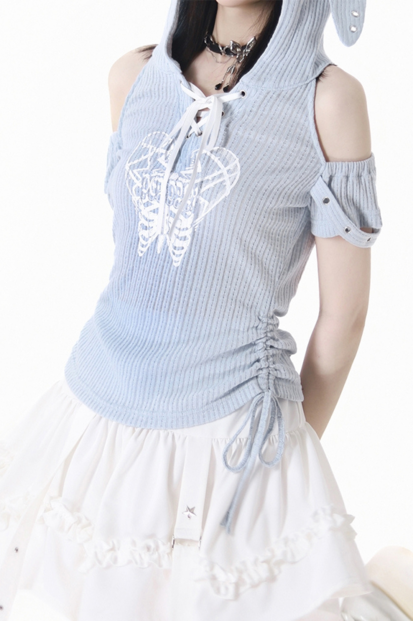 top skirt + off-the-shoulder Rabbit hooded cake