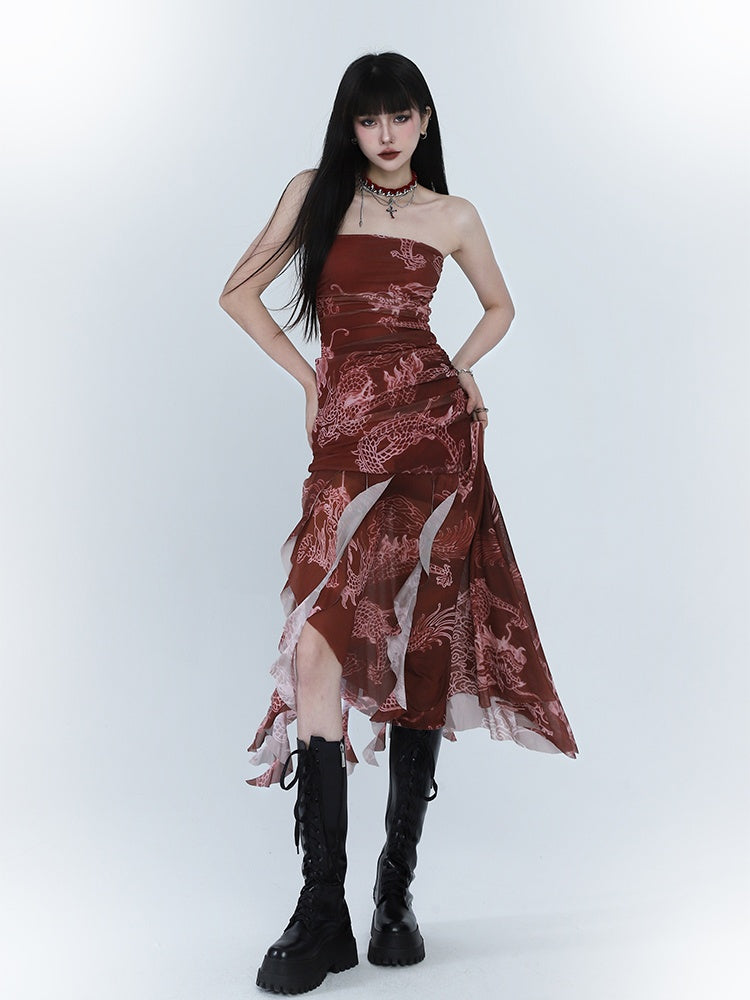 Robe ajustée à ourlet asymétrique et imprimé dragon rouge