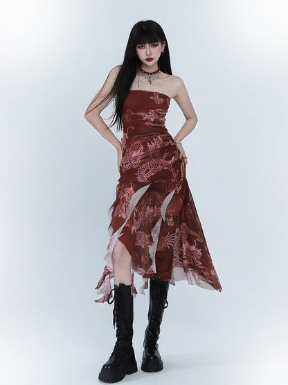 Robe ajustée à ourlet asymétrique et imprimé dragon rouge