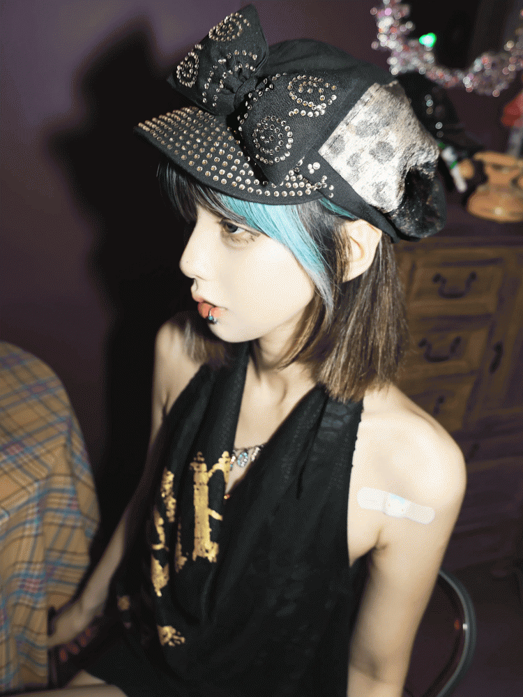 Béret Gyaru Fashion Y2K noir léopard avec gros nœud et strass