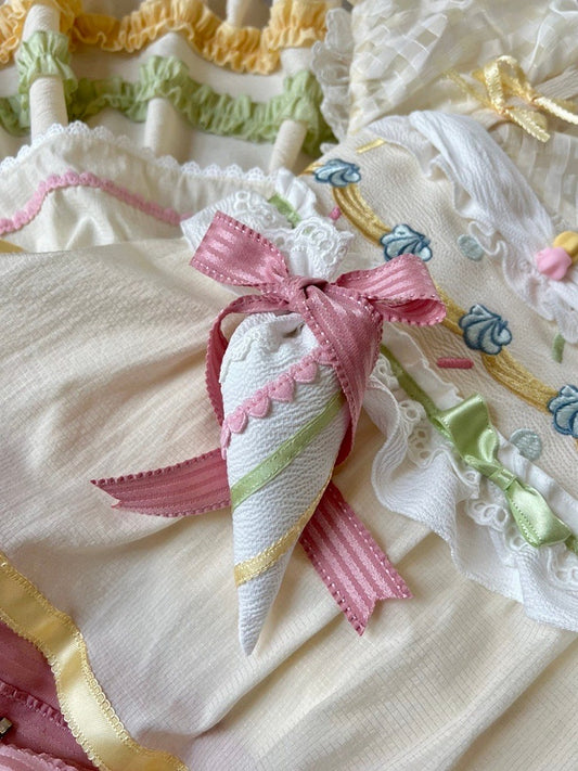 Bag Brooch Pastry
