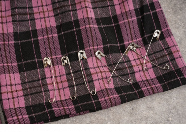 Pins Black and Pink Plaid Leg Sleeves