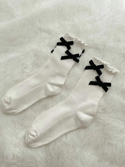 White/Black Lolita Ankle Socks with Velvet Bows