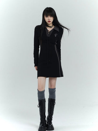 Robe courte noire gothique avec détails à lacets sur le devant