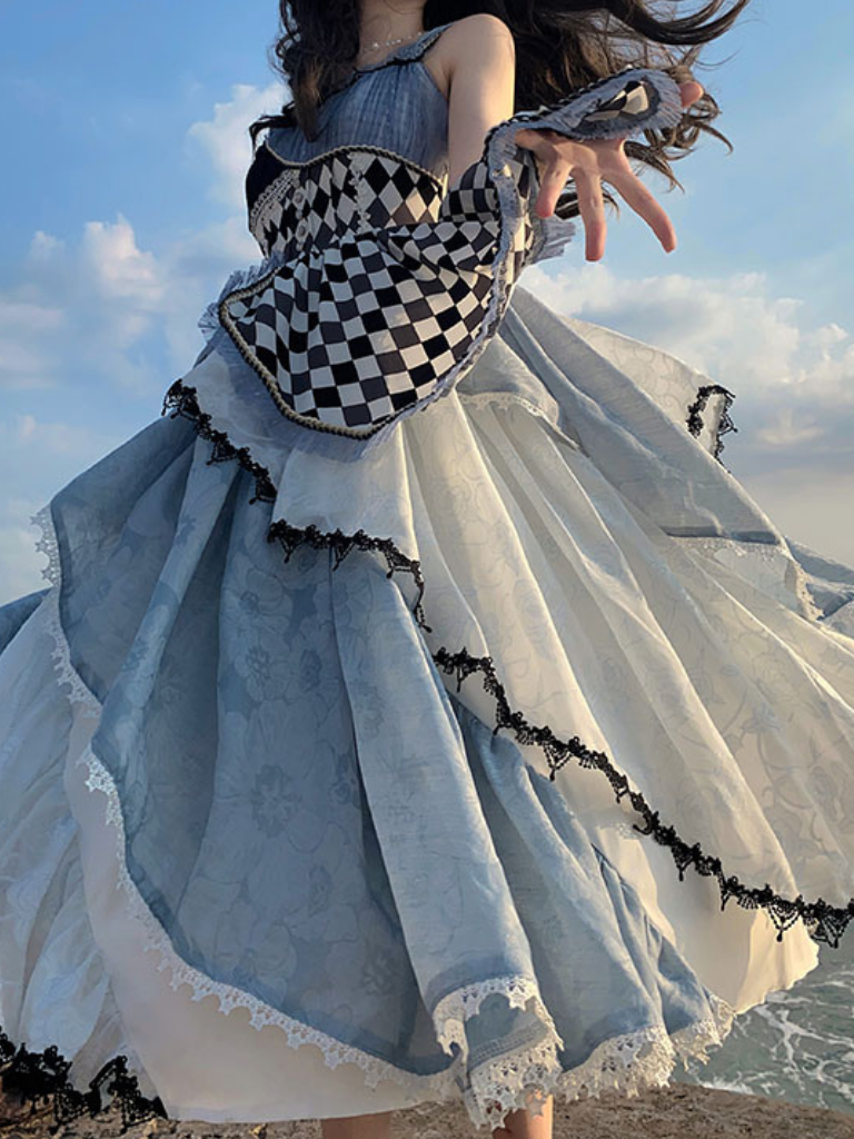Asymmetrisches Karokleid „Alice im Wunderland“