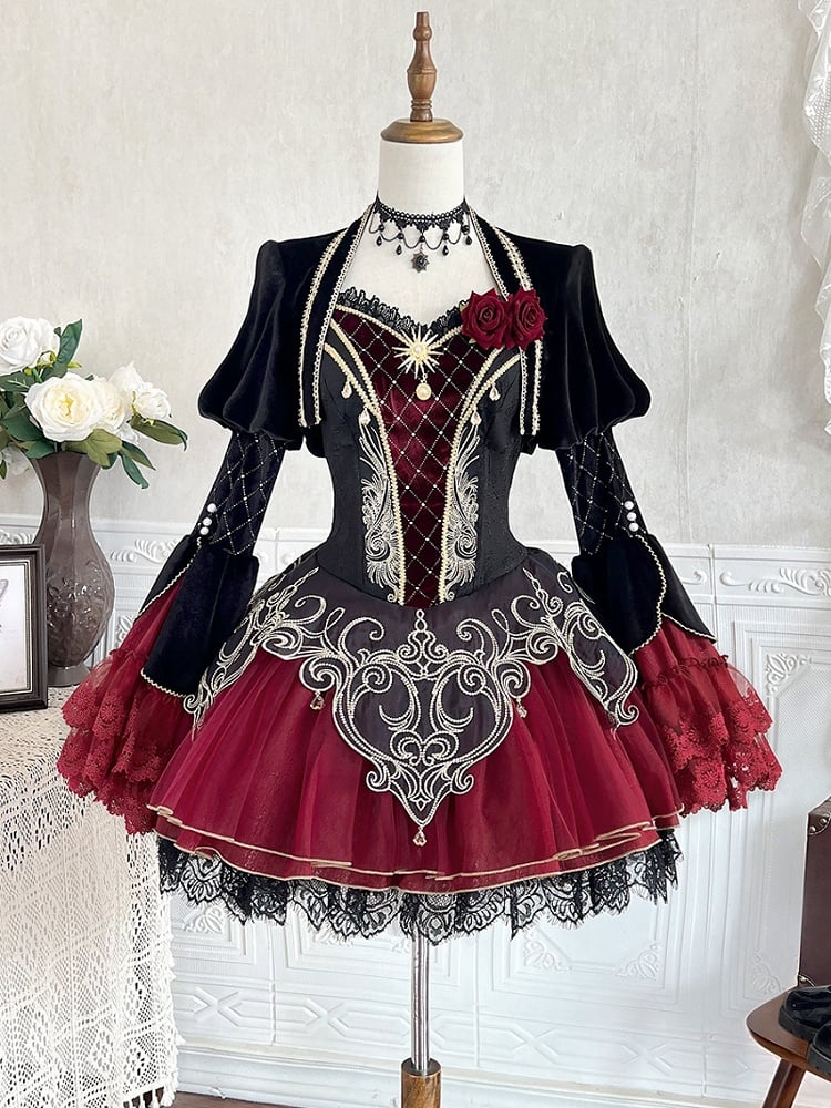 Lolita JSK à fines bretelles gothiques vampire noires et rouges + boléro à manches longues en cloche