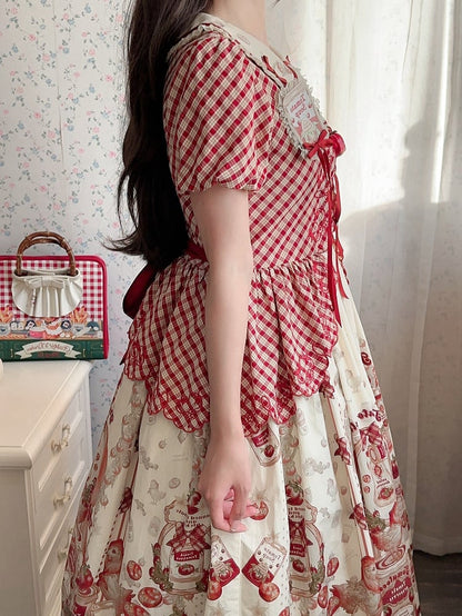 Rotes Country Lolita-Kurzkleid mit karierten Ärmeln und Muster und Aufdruck „Dosentomatoes“