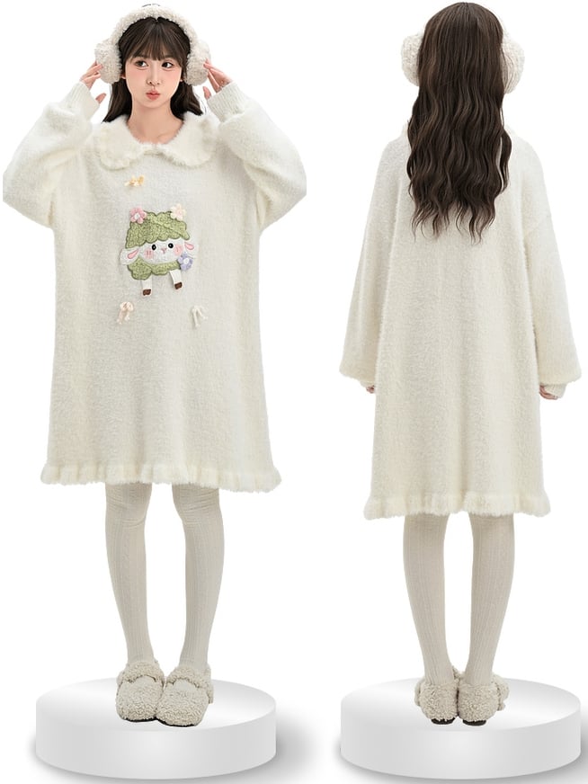 Robe en tricot blanche à col Claudine et appliques d'agneau