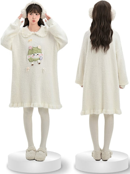 Robe en tricot blanche à col Claudine et appliques d'agneau
