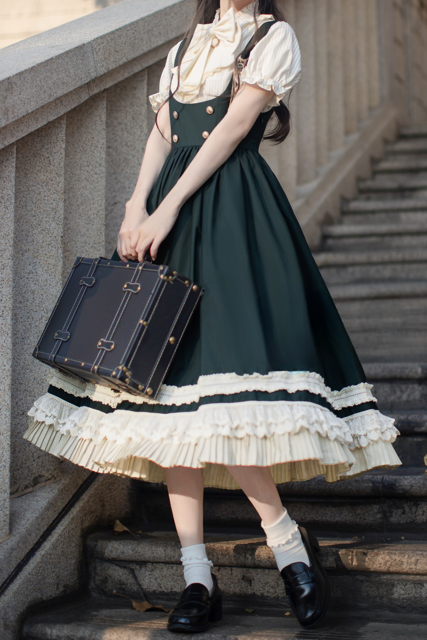 skirt vest big shirt + college brooch Western-style ribbon puff sleeve