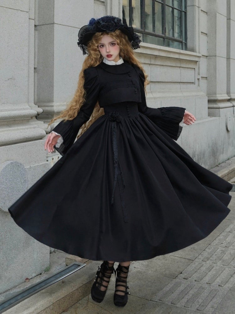 Jupe pull Lolita classique à bord festonné et rosace noire sous la poitrine