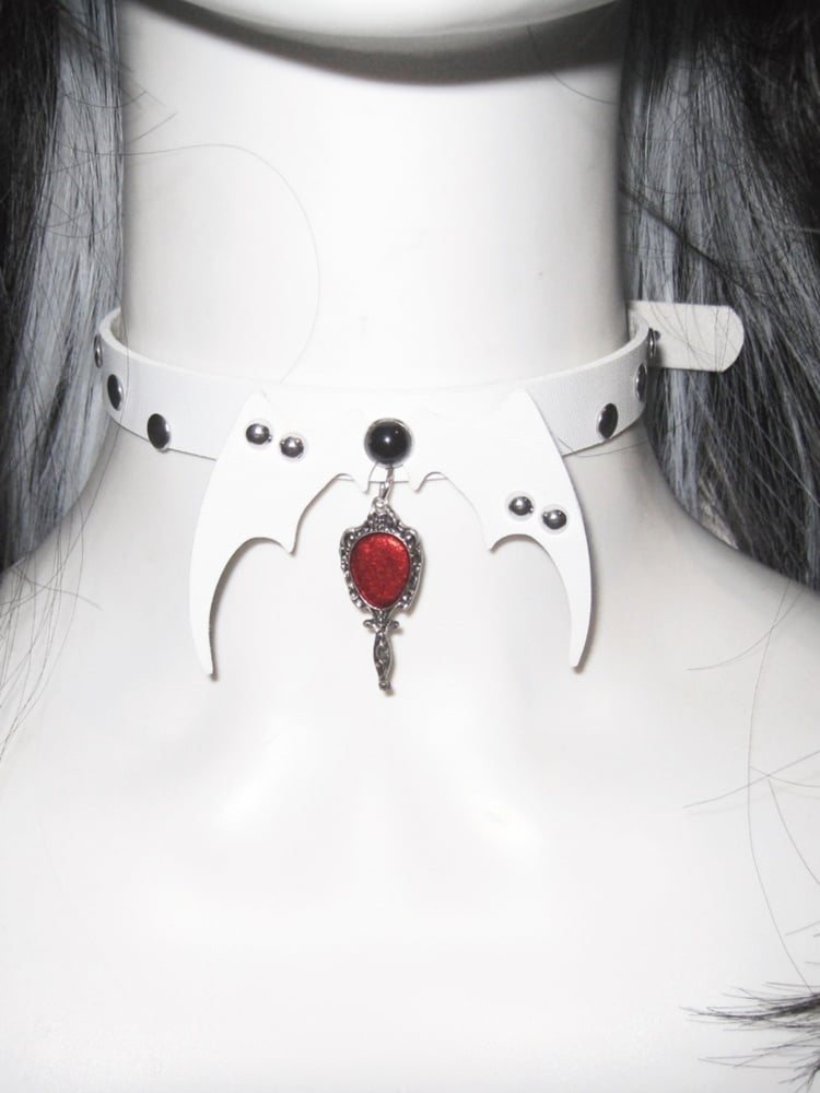 Stud Detail Bat Wings Design Punk Choker