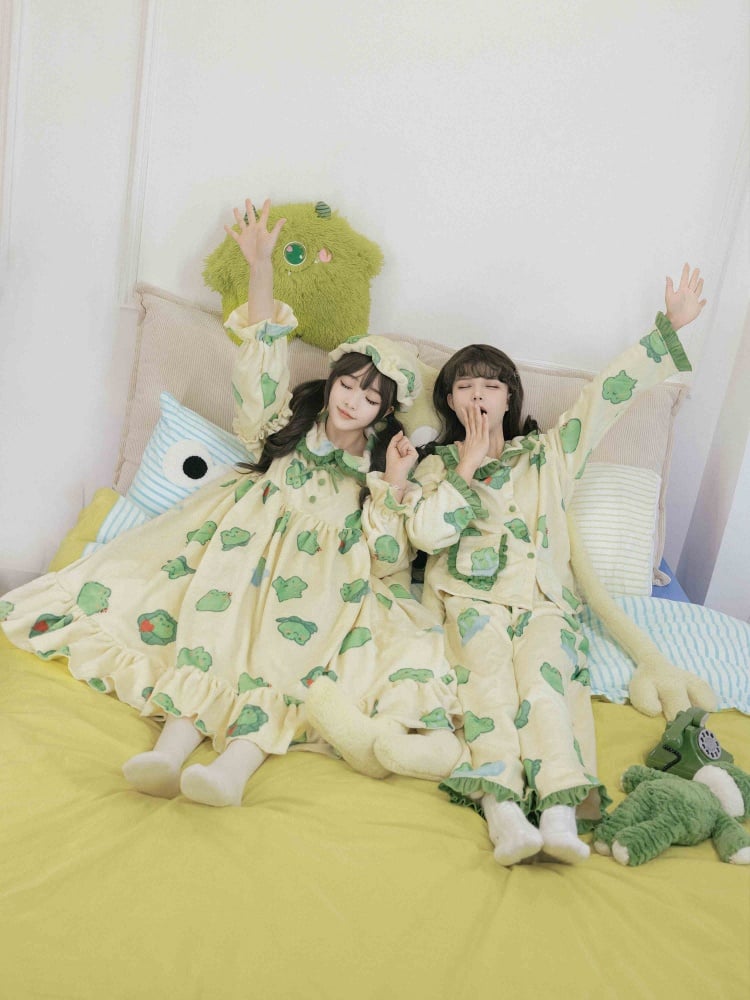 Frog Print Green Flannel Pajama Top Pants Set