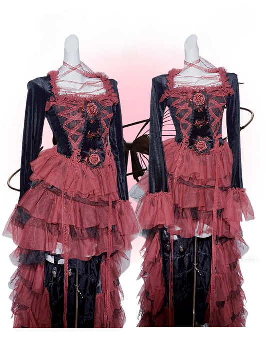 Haut gothique à col carré en dentelle noire et rouge avec rosace