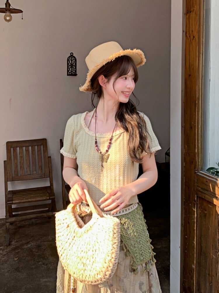 Light Neck Lace Halter Mori Kei Green Trim T-Shirt Round Neck
