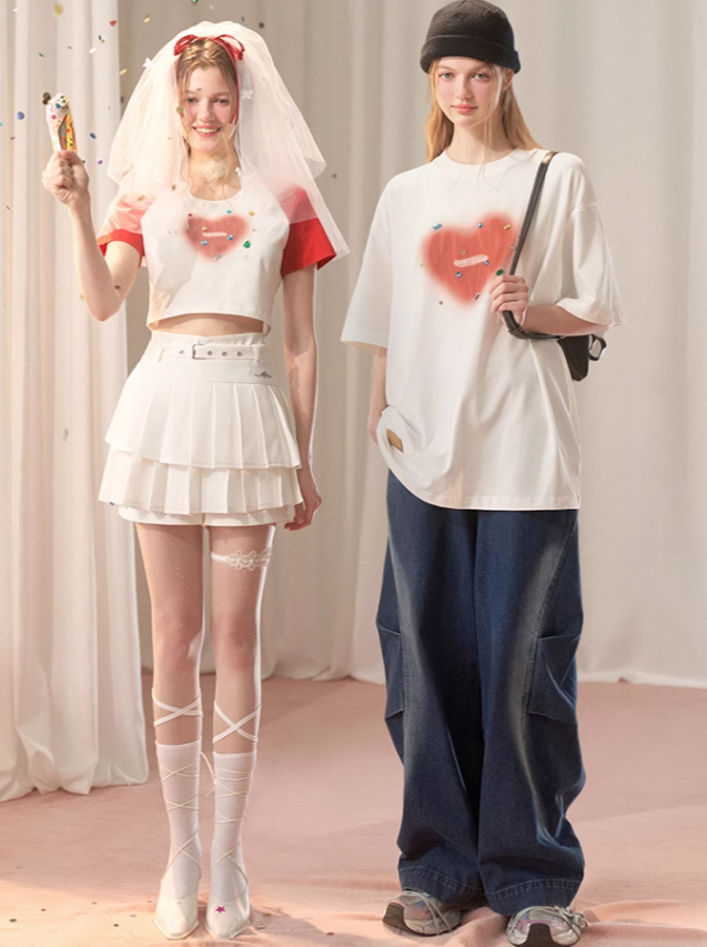 Haut court bicolore + bijoux longs