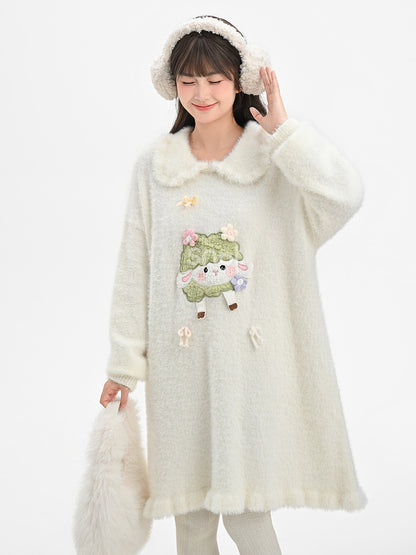 Robe en tricot blanche à col Claudine et appliques d'agneau