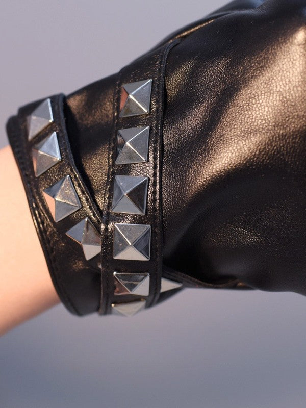 Details Steampunk Studs Black/White Finger Gloves