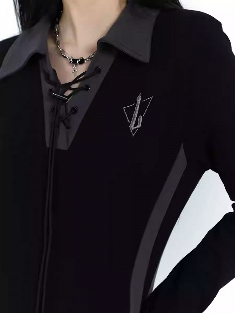 Robe noire gothique avec détails à lacets sur le devant
