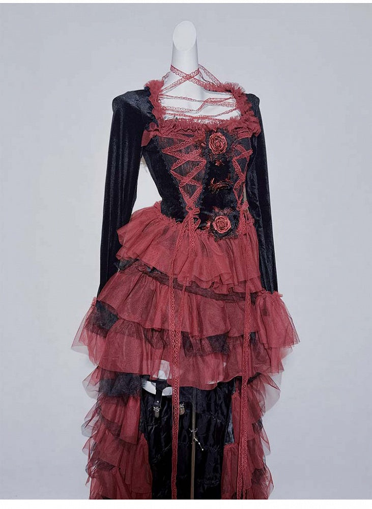 Haut gothique à col carré en dentelle noire et rouge avec rosace