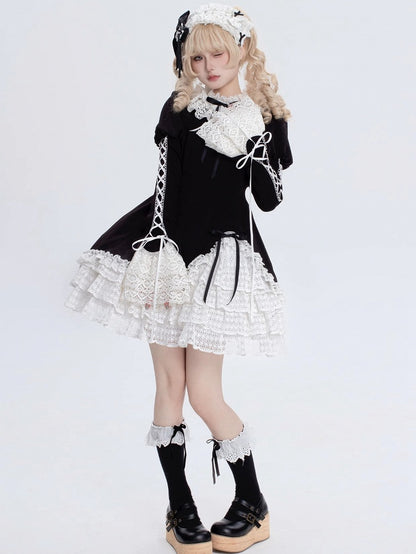 Robe Lolita à manches longues et col à volants noir et blanc
