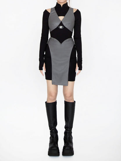 Robe glamour ninja futuriste noire et grise à col à bandes et détails découpés