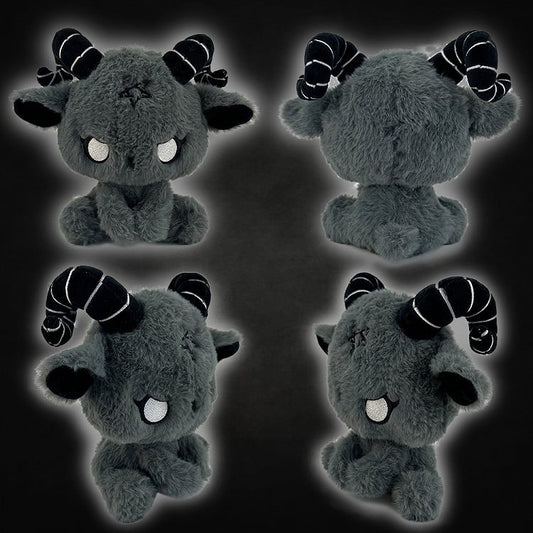 Peluche Chèvre maléfique gothique noire et grise