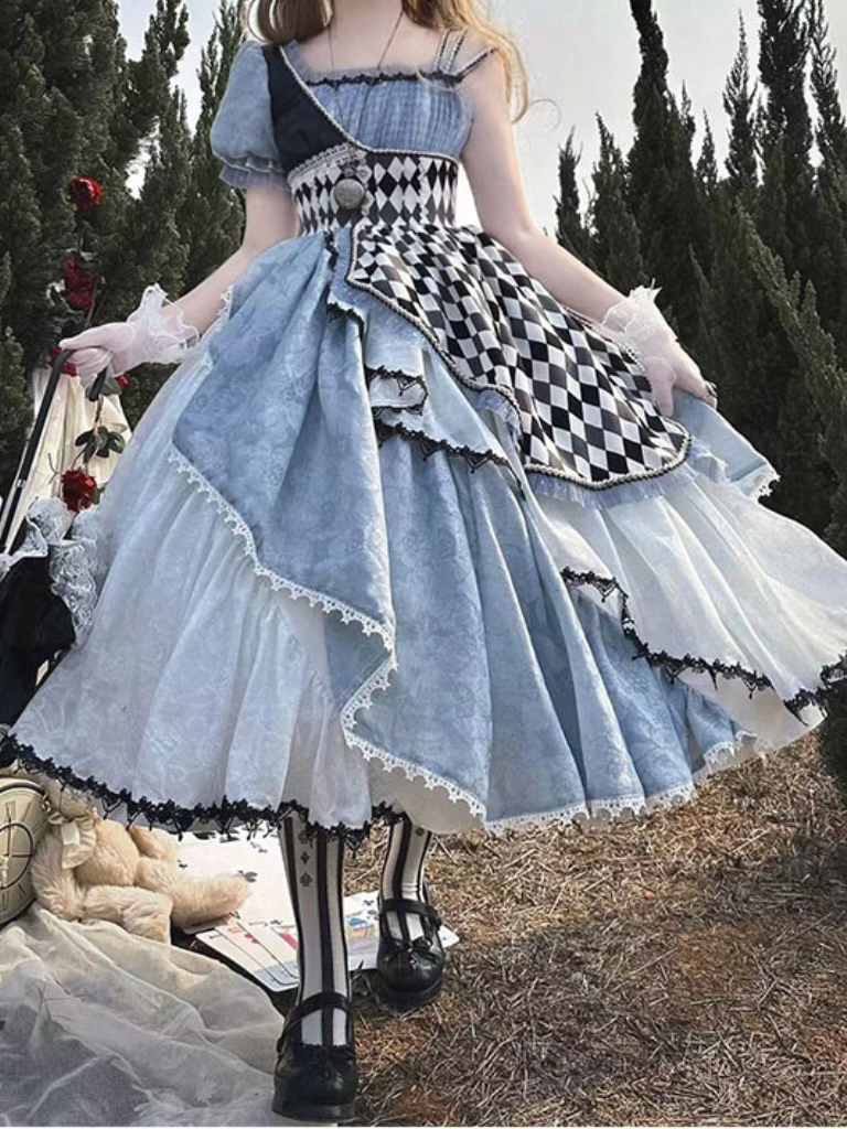 Asymmetrisches Karokleid „Alice im Wunderland“