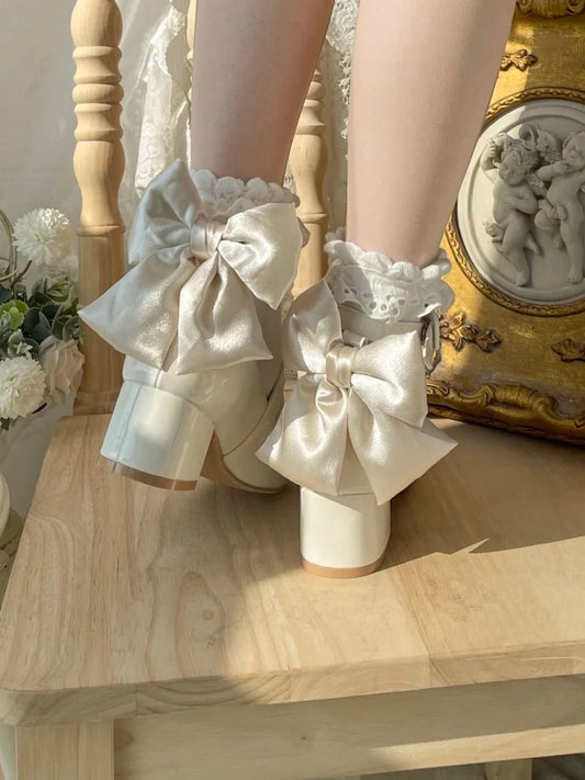 Runde weiße Mary – Akzent-Design, kreuz und quer, süße Schuhe, Zehen-Jane-Schleife