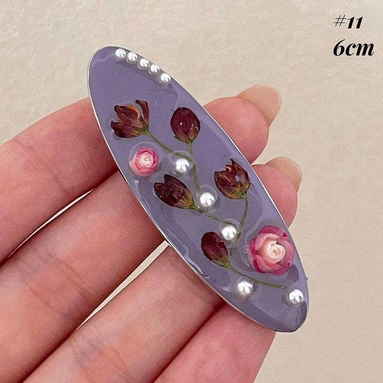 油絵風の花柄ヘアクリップ