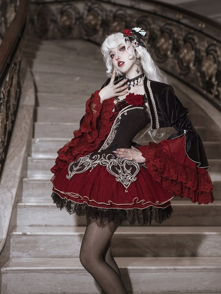 Lolita JSK à fines bretelles gothiques vampire noires et rouges + boléro à manches longues en cloche