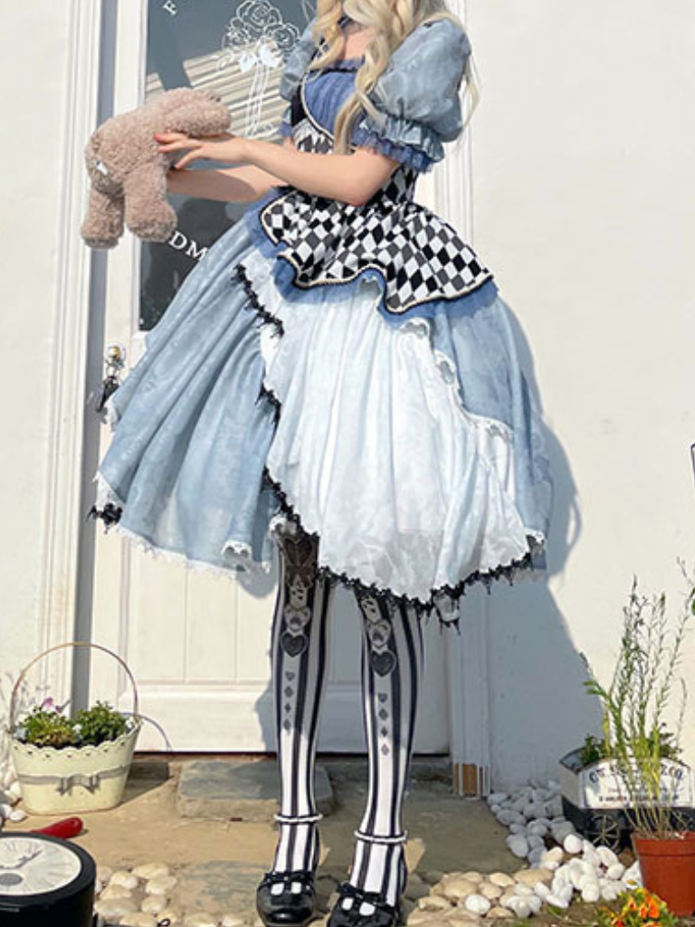 Asymmetrisches Karokleid „Alice im Wunderland“