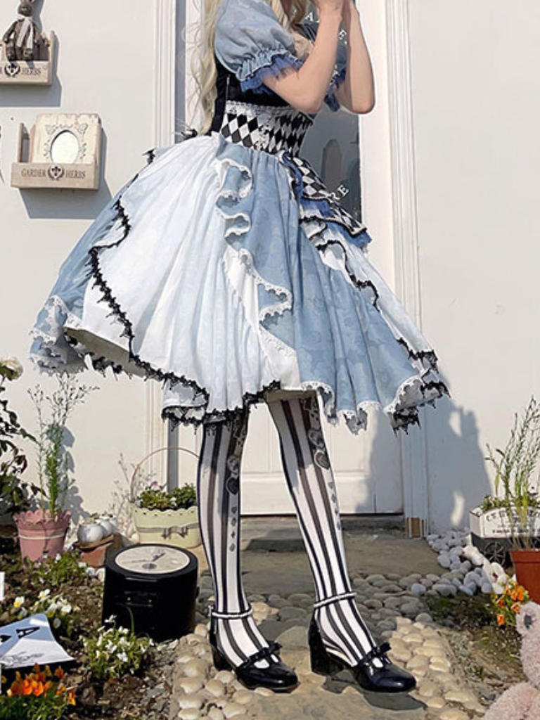 Asymmetrisches Karokleid „Alice im Wunderland“