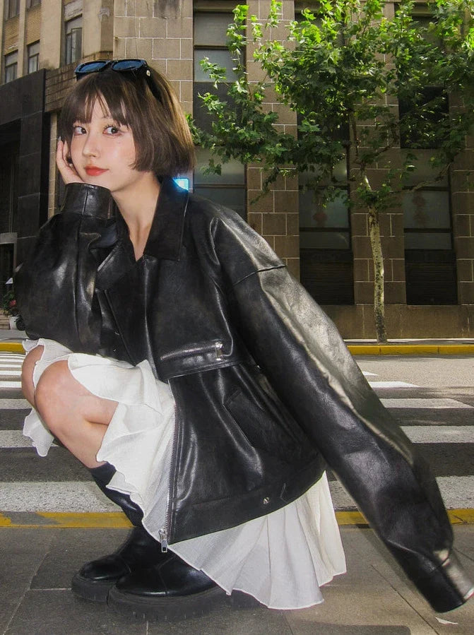 Veste en cuir rétro avec motif à l'huile et jupe en cuir