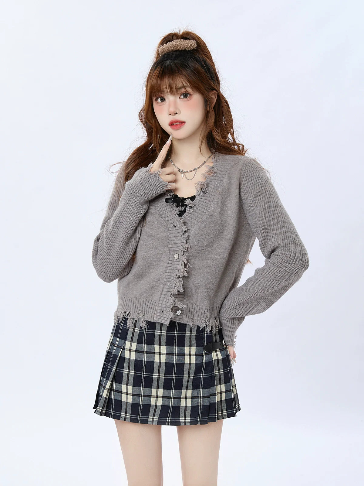 Fringe V-neck Damaged Cardigan