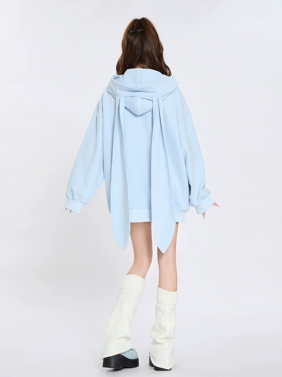 Sweat à capuche bleu lait Loose Bunny à capuche