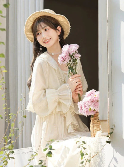 Robe en dentelle florale à volants sur les épaules, veste imprimée romantique
